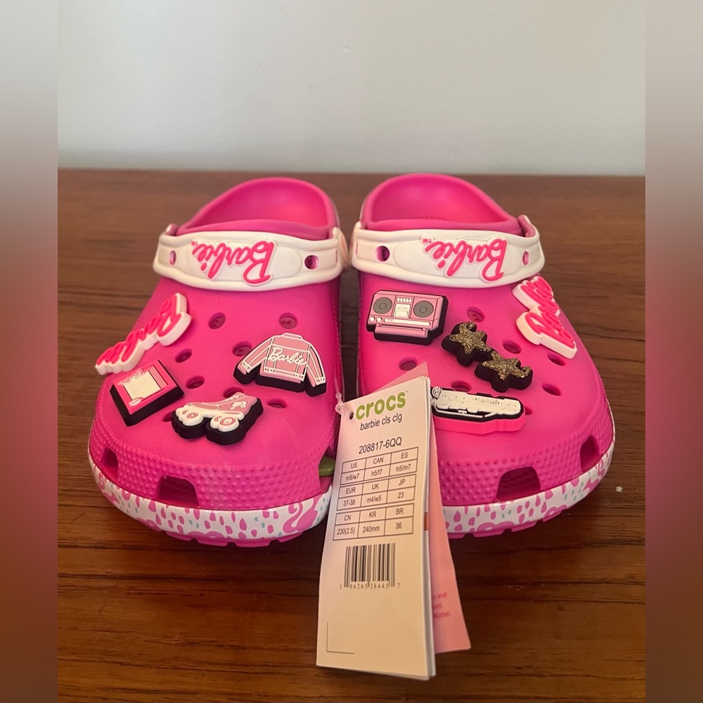 New Crocs X Barbie Classic Clogs Electric Pink 208817-6QQ M5/W7 NEW - Picture 3 of 5